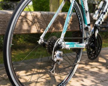 Used Bianchi Custom Shimano Sora 2014 Road & Gravel, White — image 3 of 4