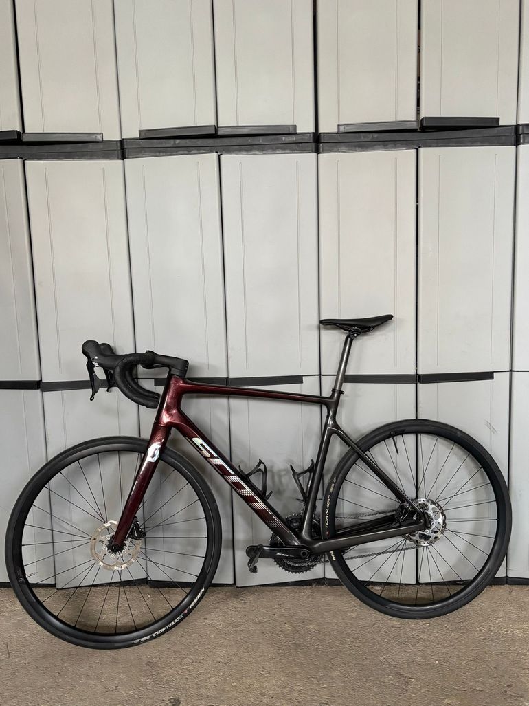 Used Scott Addict 30 2024 2024 Road & Gravel, Red — image 2 of 6