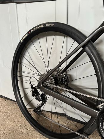 Used Scott Addict 30 2024 2024 Road & Gravel, Red — image 5 of 6