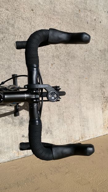 Used Fuji SL 2.1 Full Carbon Shimano Ultegra 11sp Disc - Size S 2020 Road & Gravel, Black — image 3 of 8