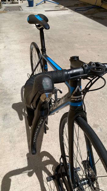 Used Fuji SL 2.1 Full Carbon Shimano Ultegra 11sp Disc - Size S 2020 Road & Gravel, Black — image 6 of 8