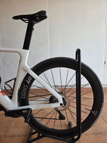 Used Canyon Aeroad CF SLX 8 Di2 2026 2026 Road & Gravel, White — image 11 of 13