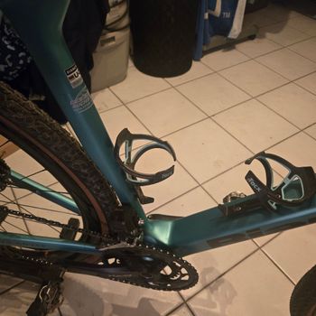Used Bianchi Impulso RC GRX 825 DI2 2025 2025 Road & Gravel, Green — image 10 of 14