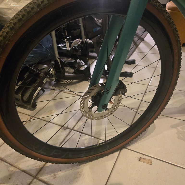 Used Bianchi Impulso RC GRX 825 DI2 2025 2025 Road & Gravel, Green — image 6 of 14