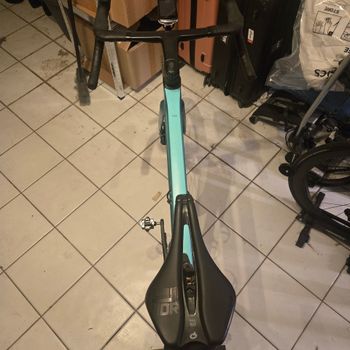 Used Bianchi Impulso RC GRX 825 DI2 2025 2025 Road & Gravel, Green — image 7 of 14