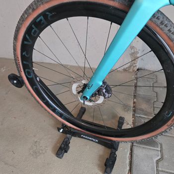 Used Bianchi Impulso RC GRX 825 DI2 2025 2025 Road & Gravel, Green — image 5 of 11