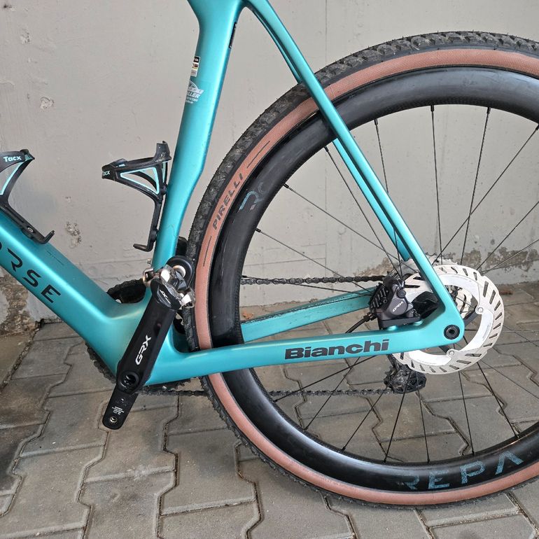 Used Bianchi Impulso RC GRX 825 DI2 2025 2025 Road & Gravel, Green — image 6 of 11