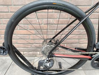 Used Giant Defy, Advanced 0 2022 2022 Road & Gravel — image 7 of 12