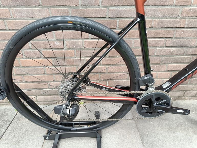 Used Giant Defy, Advanced 0 2022 2022 Road & Gravel — image 5 of 12
