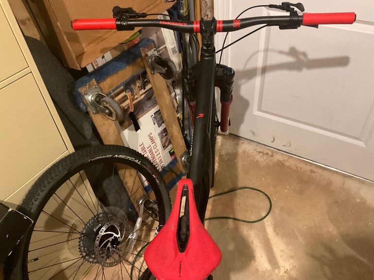 Used Specialized Specialized Stuntjumper 2023 Mountainbike, Black — image 4 of 6