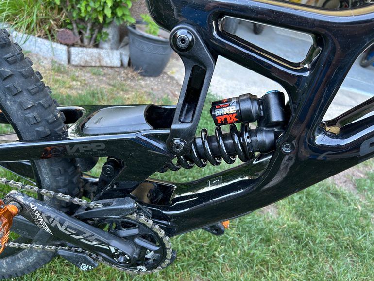 Used Santa Cruz V10 DH X01 / Carbon CC 2024 2024 Mountainbike — image 8 of 12