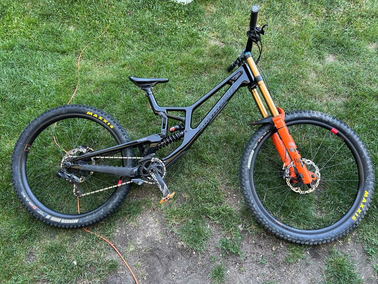 Used Santa Cruz V10 DH X01 / Carbon CC 2024 2024 Mountainbike — image 4 of 12
