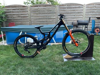 Used Santa Cruz V10 DH X01 / Carbon CC 2024 2024 Mountainbike — image 2 of 12