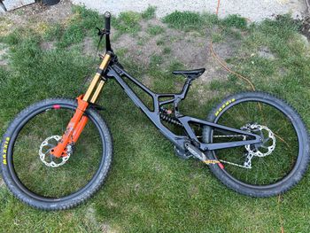 Used Santa Cruz V10 DH X01 / Carbon CC 2024 2024 Mountainbike — image 3 of 12