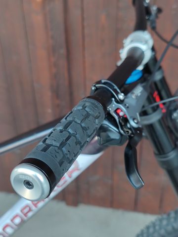 Używany Mondraker Summum SRAM GX 2022 Mountainbike — zdjęcie 3 z 36