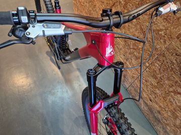 Used Forbidden Dreadnought E T1 2026 Mountainbike, Red — image 5 of 6