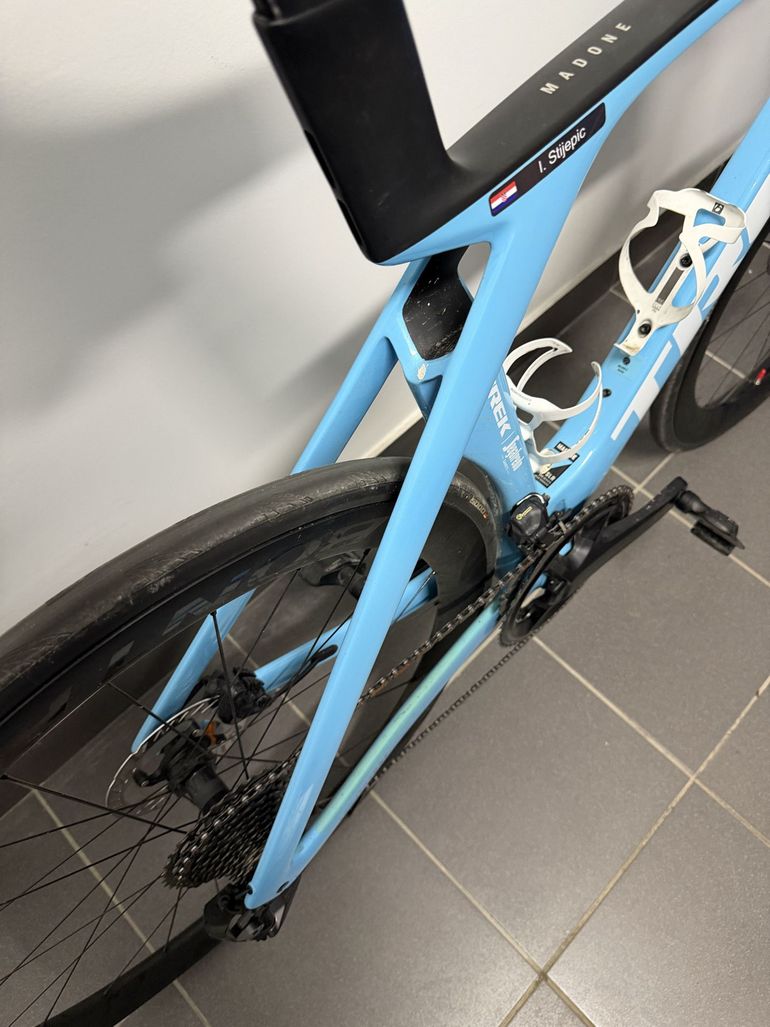 Used Trek Madone SLR 7 Gen 7 2024 2024 Road & Gravel, Blue — image 17 of 25