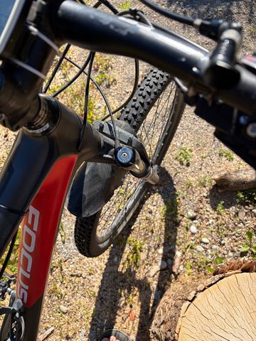 Używany Focus RAVEN 8.7 2020 2020 Mountainbike — zdjęcie 7 z 10