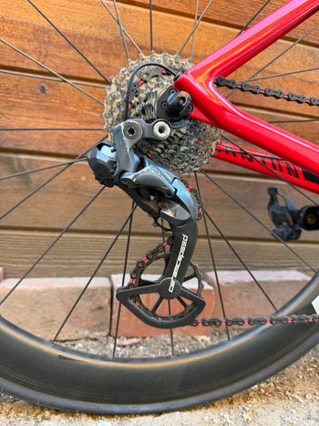 Used Canyon Aeroad CF SLX 8.0 2018 2018 Road & Gravel, Red — image 2 of 7