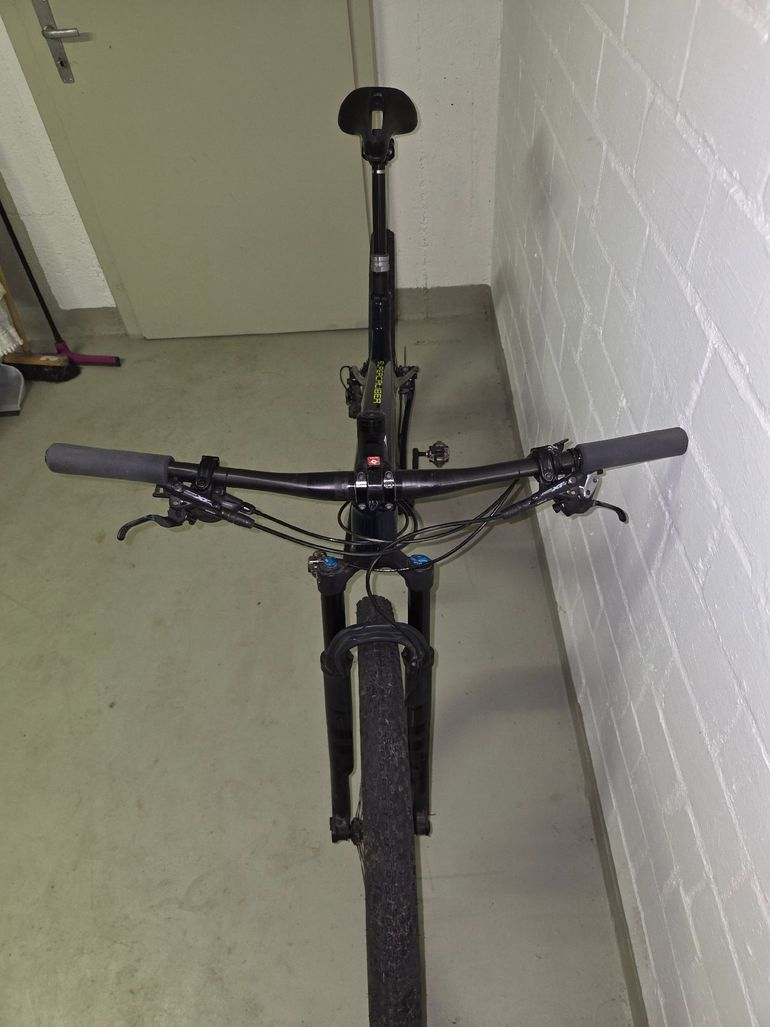Used Trek Supercaliber 9.8 XT 2022 2022 Mountainbike — image 5 of 11