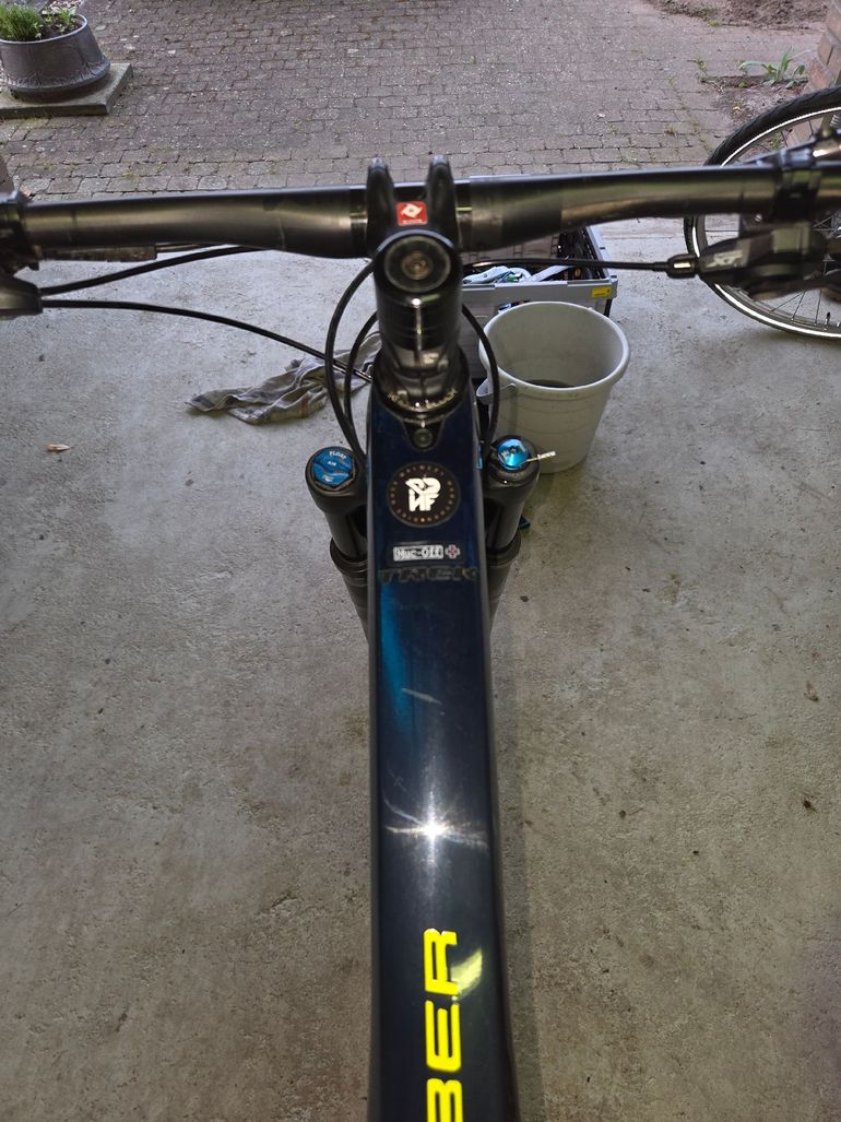 Used Trek Supercaliber 9.8 XT 2022 2022 Mountainbike — image 10 of 11