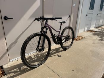 Used Liv Pique 29 2023 2023 Mountainbike, Purple, 29 — image 2 of 7