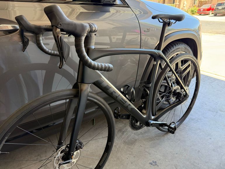 Used Trek Domane SL 6 Gen 4 2024 2024 Road & Gravel, Black — image 1 of 10