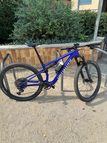 Used Specialized Epic 8 Comp 2024 2024 Mountainbike, Purple — image 3 of 13