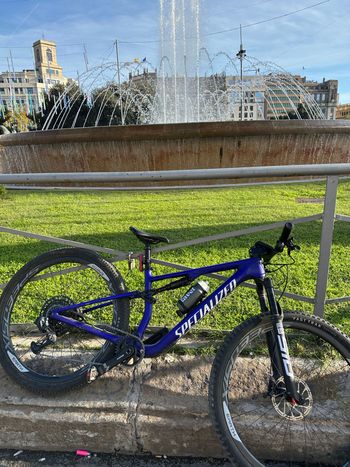 Used Specialized Epic 8 Comp 2024 2024 Mountainbike, Purple — image 11 of 13