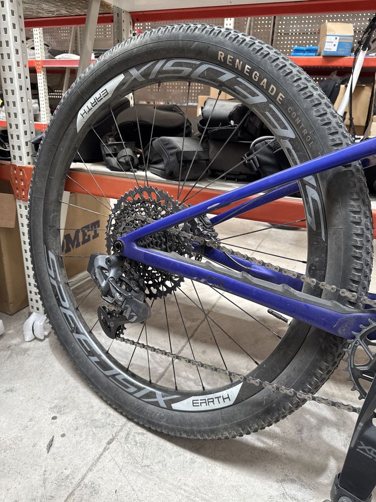 Used Specialized Epic SRAM XX1 Eagle AXS 2024 Mountainbike, Purple — image 10 of 11