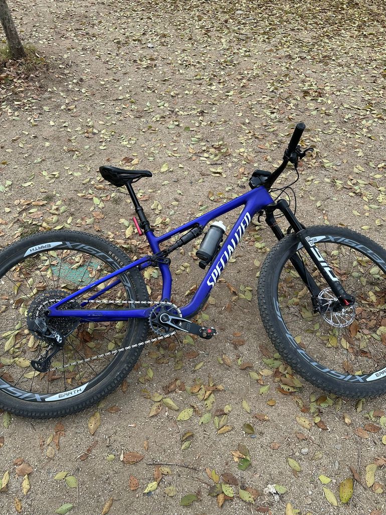 Used Specialized Epic 8 Comp 2024 2024 Mountainbike, Purple — image 13 of 13