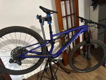 Used Specialized Epic 8 Comp 2024 2024 Mountainbike, Purple — image 4 of 13