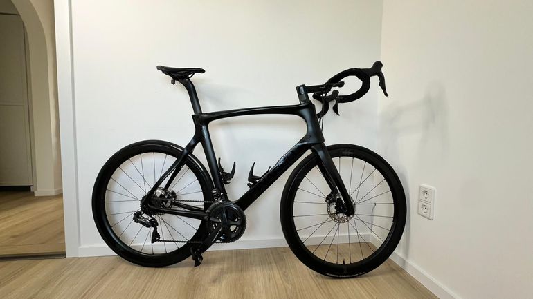 Used Pinarello Dogma F Disc Kaizen Team Bike 2021 2021 Road & Gravel — image 2 of 11