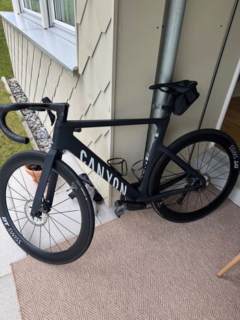 Used Canyon Aeroad CF SLX 8 Di2 – Gr. M – Modell 2026 -Powermeter Canyon Aeroad CF SLX 8 Di2 – Gr. M – Modell 2026 -Powermeter Custom Shimano Ultegra Di2 2024 Road & Gravel, Black — image 3 of 4