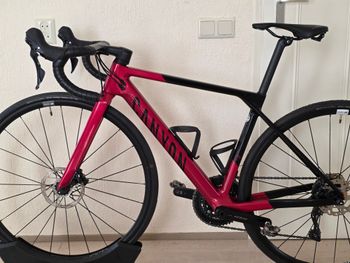 Used Canyon Ultimate CF SL 7 2024 2024 Road & Gravel, Red — image 6 of 15