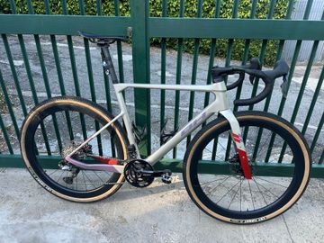 Tweedehands BH Bikes GRAVELX Shimano GRX 2025 Road & Gravel — afbeelding 1 van 6