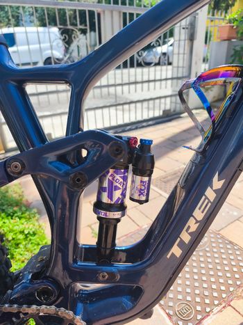 Used Trek Fuel EX 9.8 XT Gen 6 2023 2023 Mountainbike — image 5 of 10