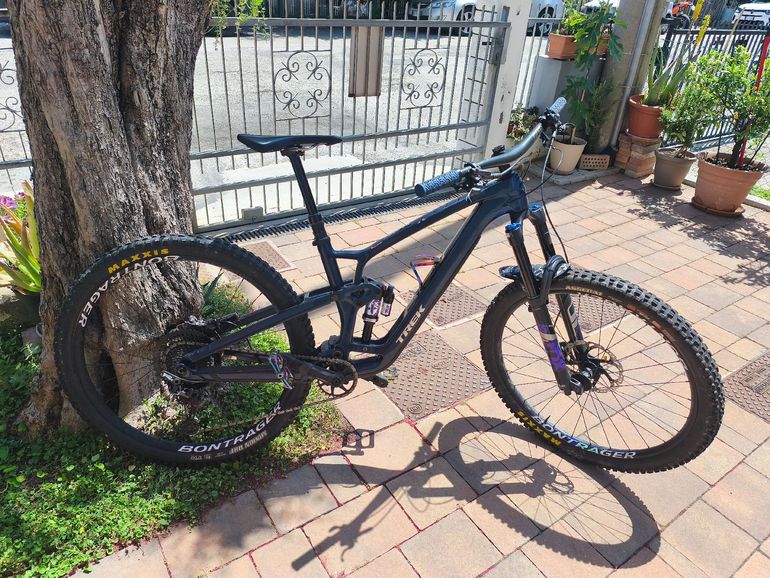 Used Trek Fuel EX 9.8 XT Gen 6 2023 2023 Mountainbike — image 1 of 10