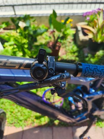Used Trek Fuel EX 9.8 XT Gen 6 2023 2023 Mountainbike — image 3 of 10