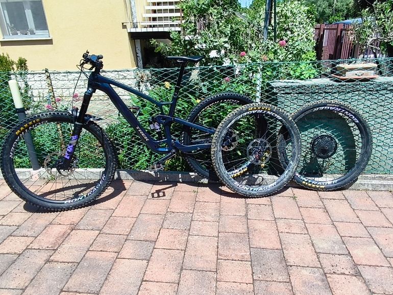 Used Trek Fuel EX 9.8 XT Gen 6 2023 2023 Mountainbike — image 7 of 10