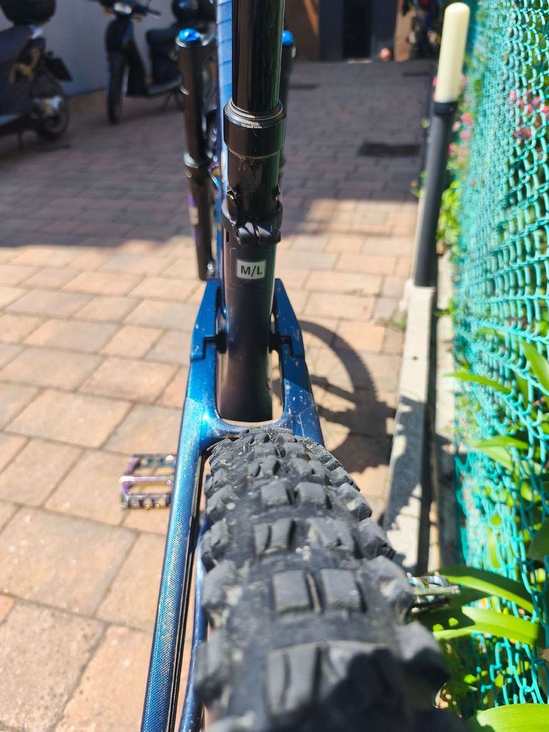 Used Trek Fuel EX 9.8 XT Gen 6 2023 2023 Mountainbike — image 9 of 10