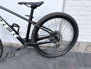 Used Trek X-Caliber 8 2020 2020 Mountainbike, Schwarz, 27.5 — image 5 of 7