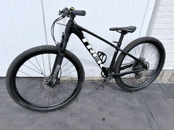 Used Trek X-Caliber 8 2020 2020 Mountainbike, Schwarz, 27.5 — image 4 of 7
