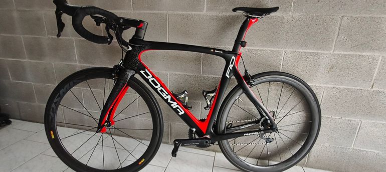 Used Pinarello DOGMA F10 2019 2019 Road & Gravel — image 1 of 9
