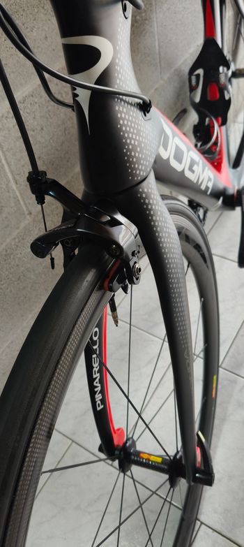 Used Pinarello DOGMA F10 2019 2019 Road & Gravel — image 7 of 9