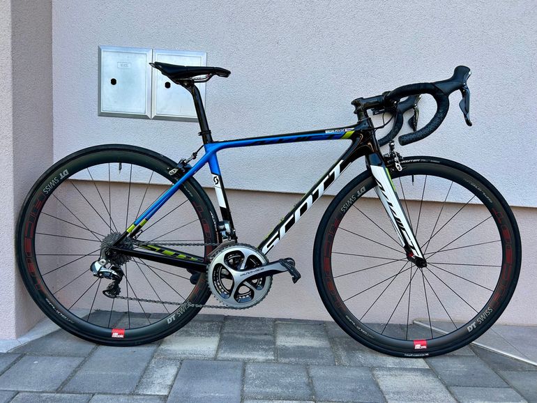 Used Scott Addict Team Issue Di2 6,3kg POWERMETER 4iiii 2015 Road & Gravel, Black — image 1 of 6