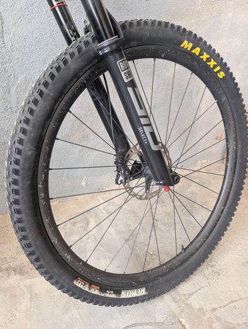 Used Trek Procaliber 9.8 2020 Mountainbike, Hellgrau — image 5 of 10