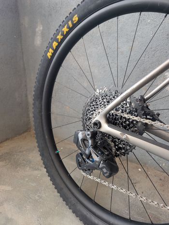 Used Trek Procaliber 9.8 2020 Mountainbike, Hellgrau — image 3 of 10
