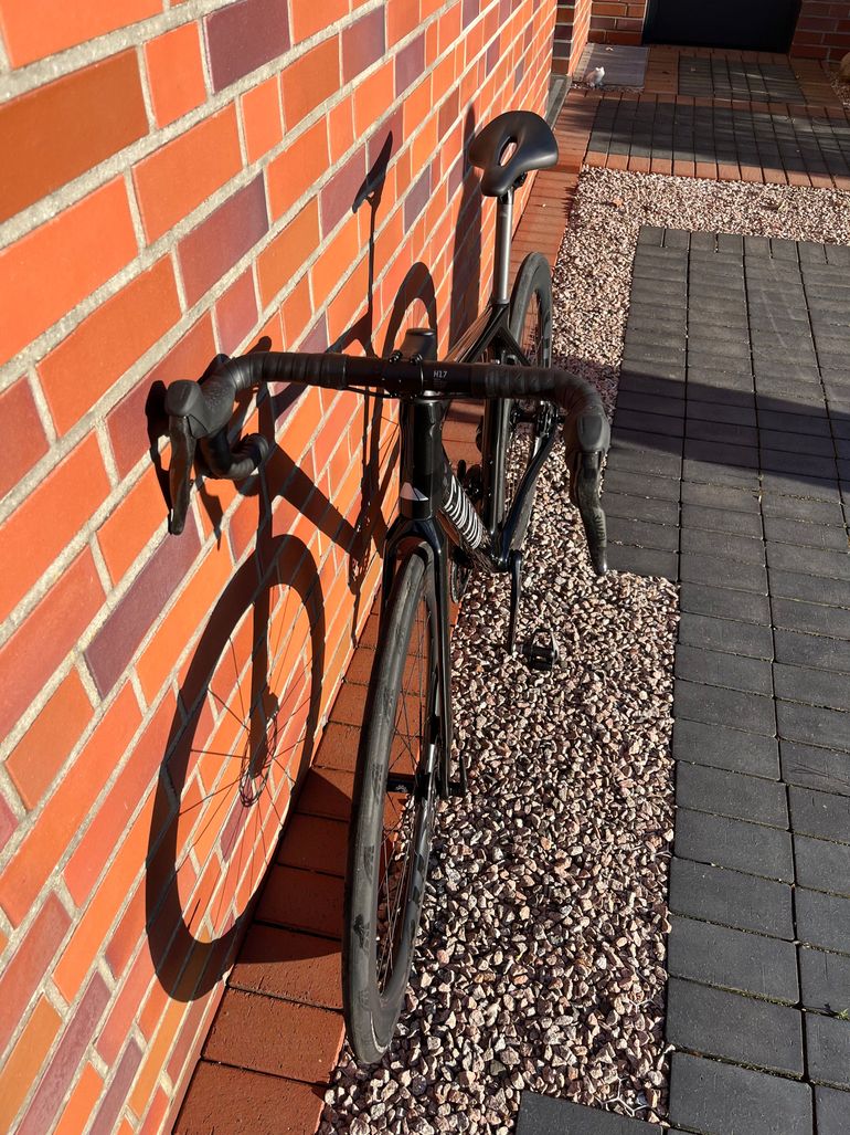 Used Canyon Endurace CF 7 AXS 2025 2025 Road & Gravel, Black — image 4 of 9