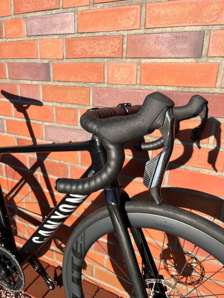 Used Canyon Endurace CF 7 AXS 2025 2025 Road & Gravel, Black — image 7 of 9